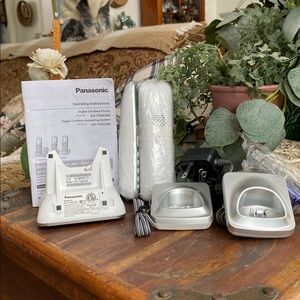 NEW W/TAGS=Panasonic Digital Cordless Phones (3) w/Answering System KX-TG403SK